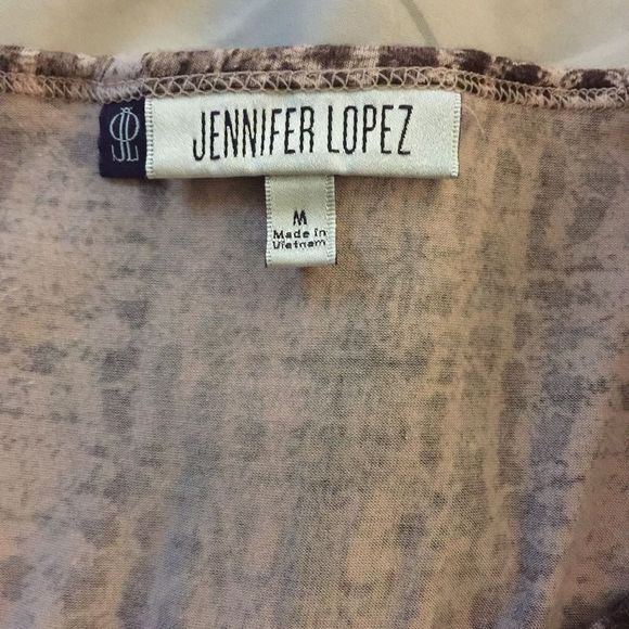 Jennifer Lopez Fashion 3/4 Sleeve Top - Picture 6 of 7